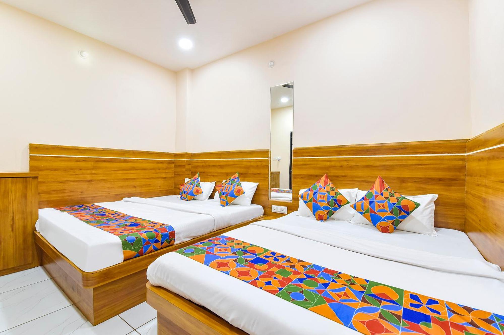 Fabhotel Somnath Ujjain Exteriör bild