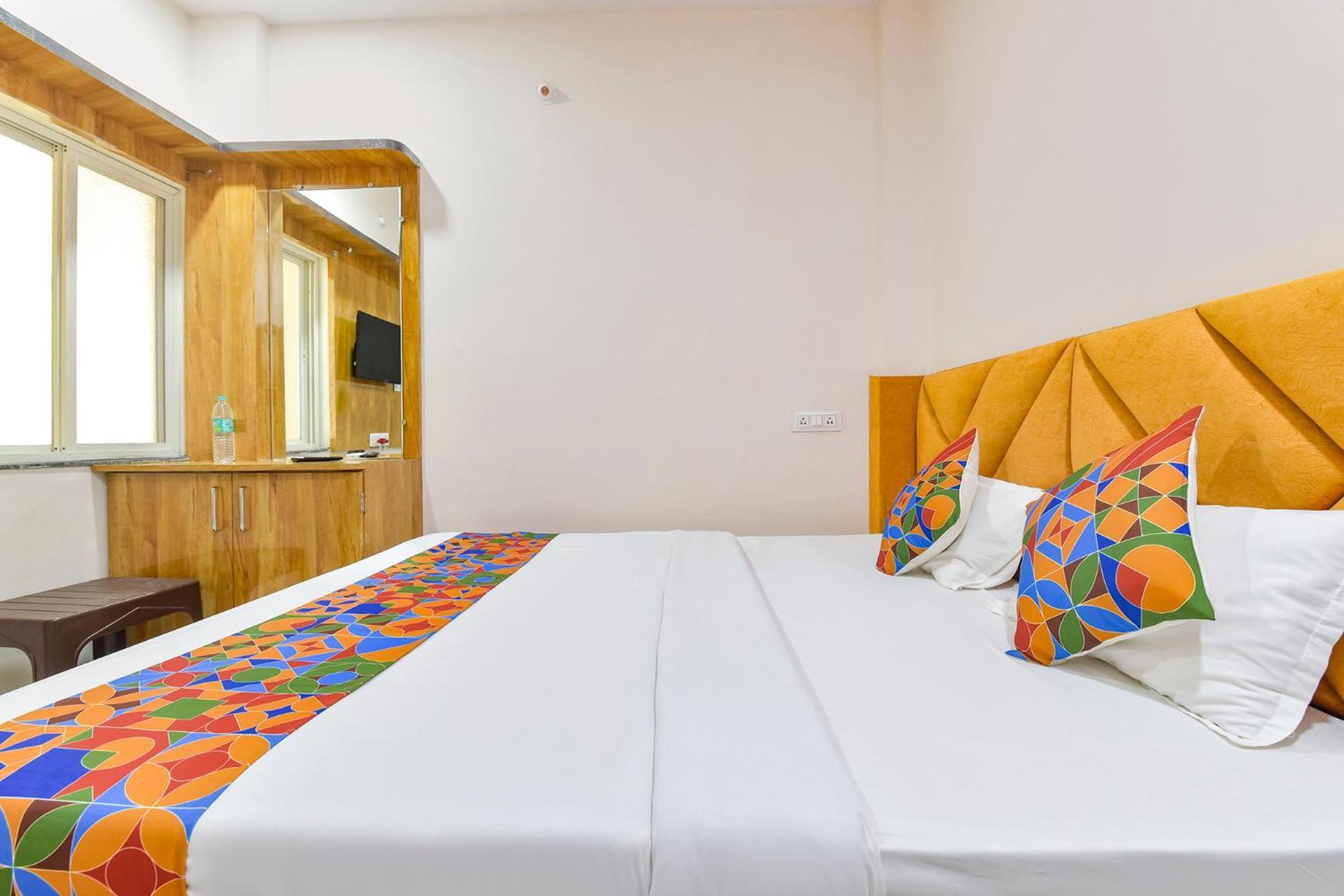 Fabhotel Somnath Ujjain Exteriör bild