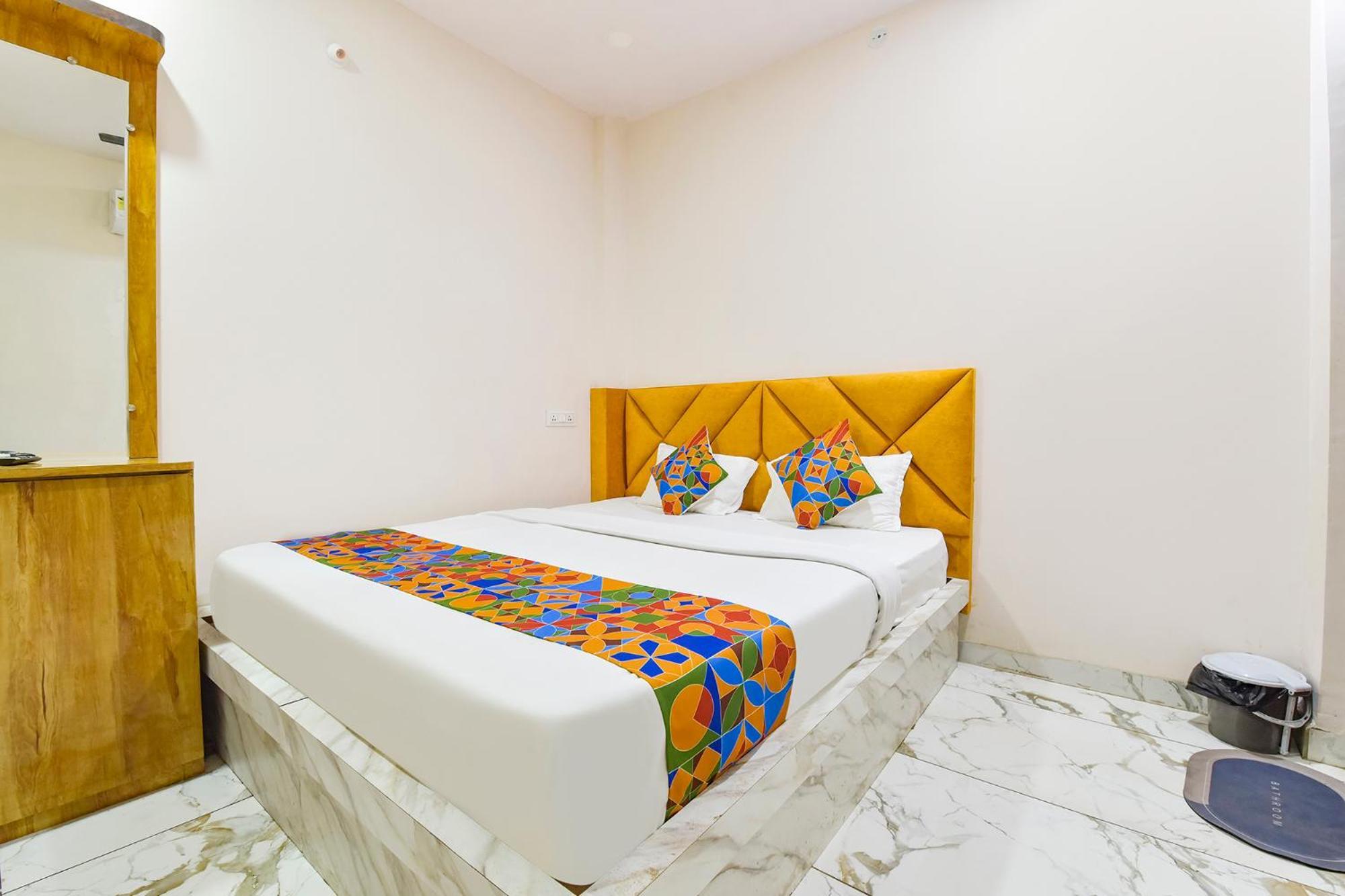 Fabhotel Somnath Ujjain Exteriör bild